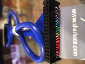 Oferta speciala: Cabluri Floppy Sharkoon de 45 cm, cantitate limitata!